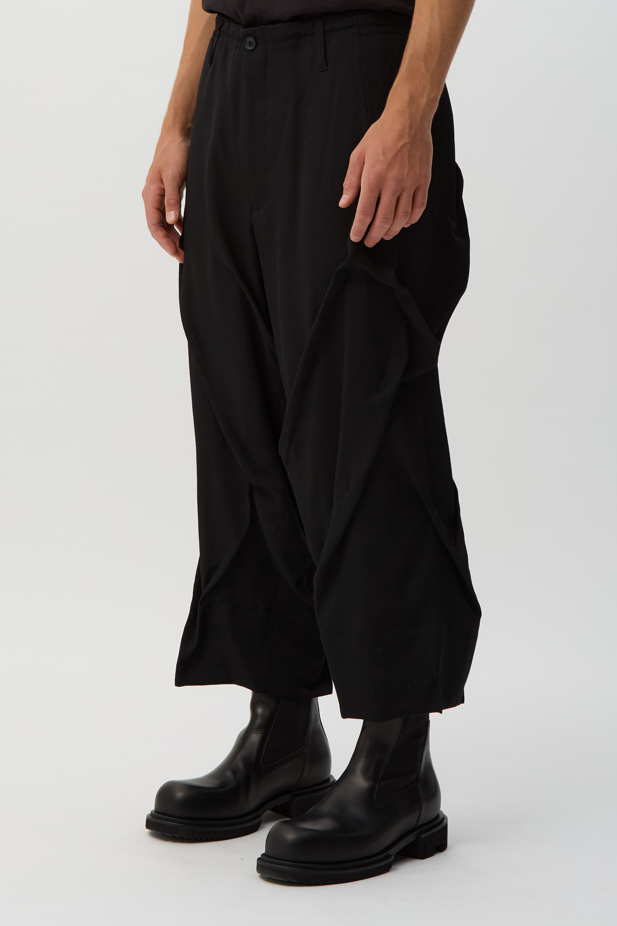 Black Random Tuck Pants